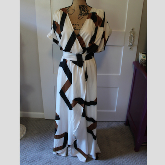 SHEIN Dresses & Skirts - SheIn Belted Graphic Maxi Dress